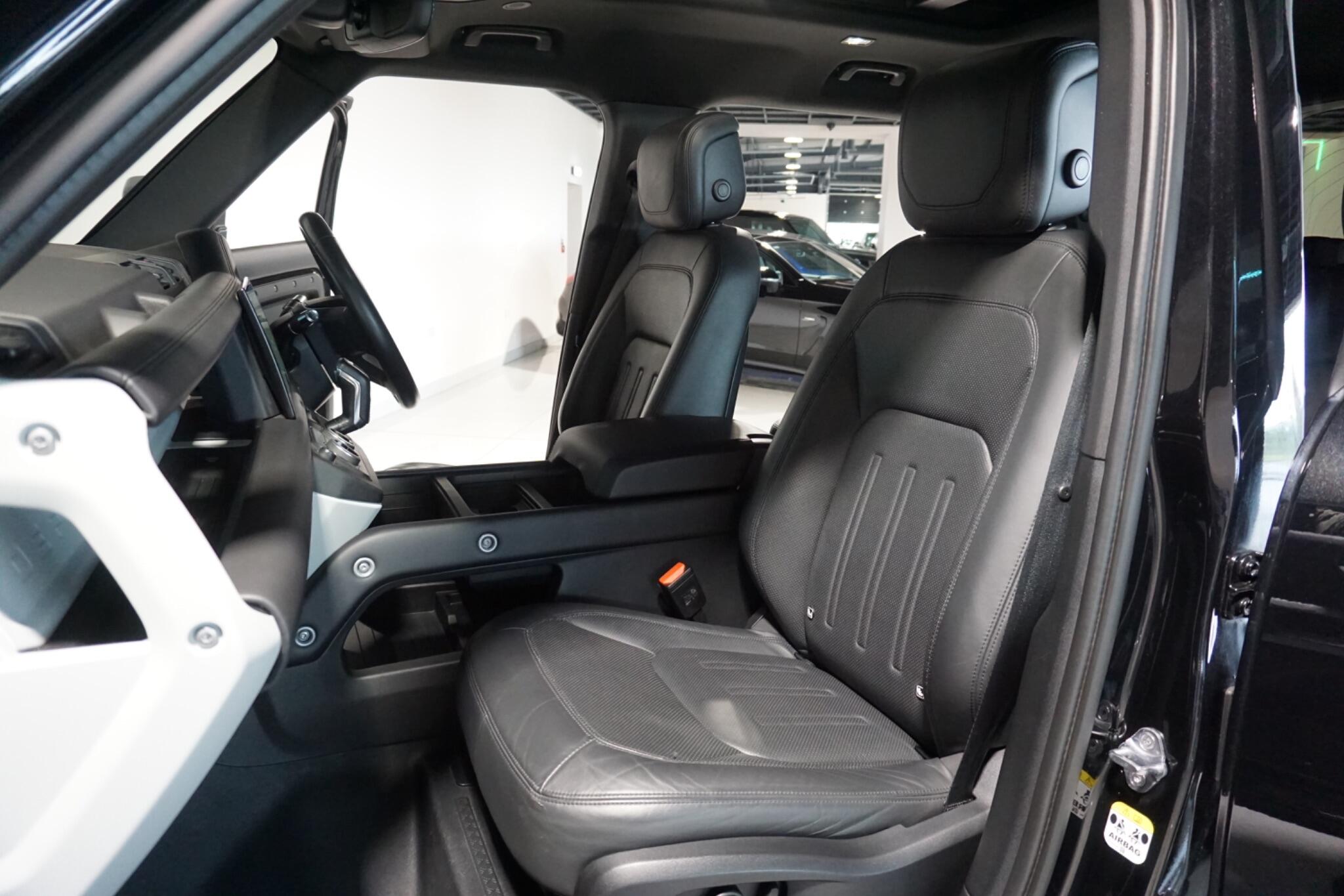 Land Rover Defender 110 3.0 D300 MHEV HSE SUV 5dr Diesel Auto 4WD Euro 6 (s/s) (300 ps)